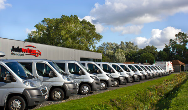 Het filiaal in Damme waar de hoofdzetel gevestigd is waar je terecht kan voor het huren van personenwagens, bestelwagen, verhuiswagens en minibussen en fietstransport