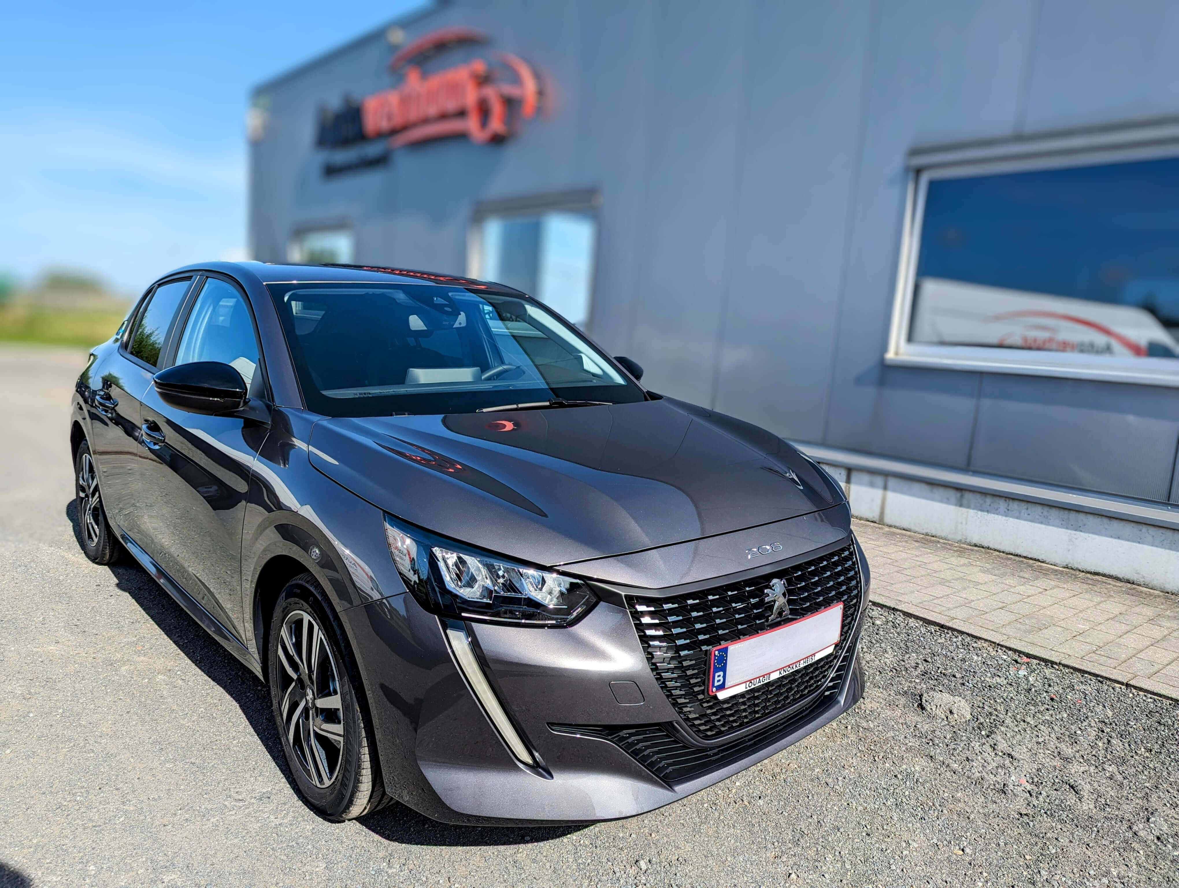 Interior view of the Peugeot 208 - Experience comfort and innovative features during your drive.